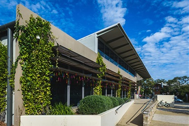 Byron Bay library front entrance
