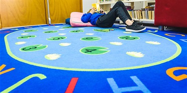 Mullum library kids reading area