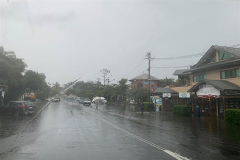 Lawson-St-Byron-Bay-flooding.jpg