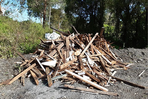 photo of pile of wood in various sizes
