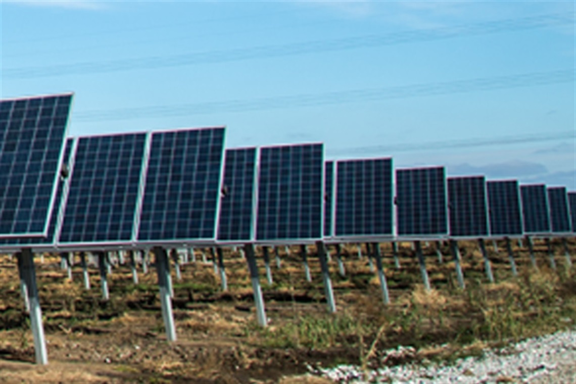 Example solar farm from the American Public Power Association - Unspalsh - web.jpg